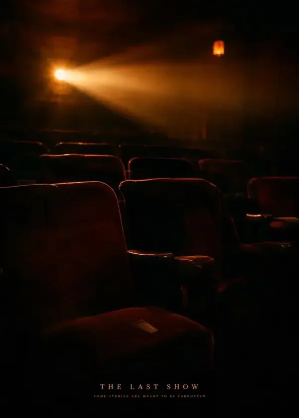 《午夜剧院：无人的第二排》2011 年悬疑惊悚影片海报